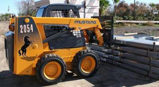 Mini utovarivači Mustang 2054 B