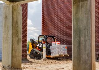 Mini utovarivači JCB 215T