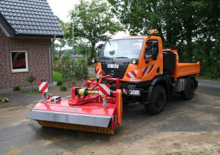 Oprema za ljetno održavanje Čistači ulica Montirani čistači Dücker SFK 2700