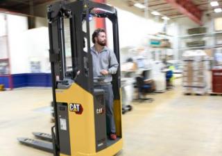 Paletni viličari Paletni viličar za stojeće rukovatelje Caterpillar NSR12N2