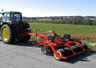 Pločasto-cinčana drljača Väderstad Carrier 300