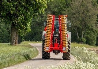 Pločasto-cinčana drljača Väderstad Carrier X 525