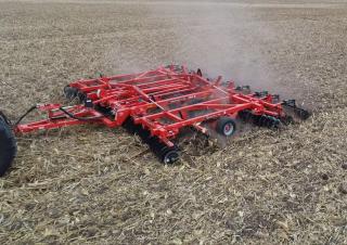 Pločasto-cinčana drljača Kuhn Excelerator 8010-14