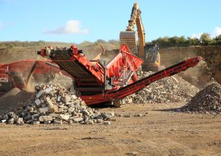 Pokretna postrojenja za prosijavanje Terex-Finlay 873+ Spaleck