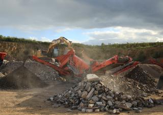 Pokretna postrojenja za prosijavanje Terex-Finlay 873+ Spaleck