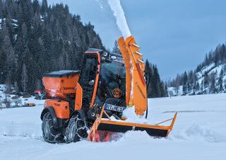 Vozila Prednje kuke za komunalne traktore Holder C 70 SC