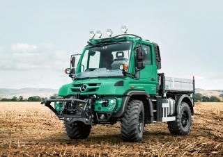 Vozila Prednje kuke za komunalne traktore Unimog U 529 EuroMot 4