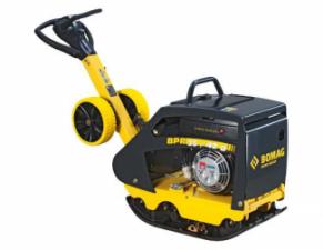 Kompaktori s vibracionim pločama Reverzibilni kompaktori s vibracionim pločama Bomag BPR 35/42 D