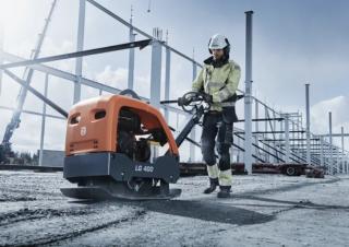 Kompaktori s vibracionim pločama Reverzibilni kompaktori s vibracionim pločama Husqvarna LG 400