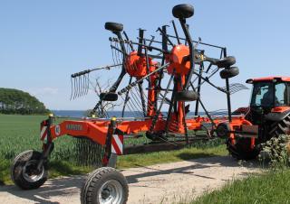 Rotacijske grablje Kubota RA2064