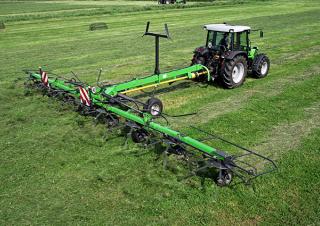 Rotacioni prevrtači DEUTZ-FAHR CoM 6822