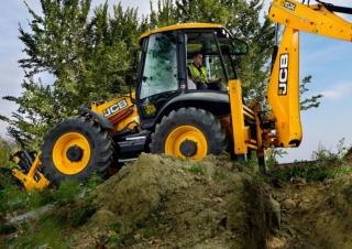 Rovokopači-utovarivači JCB 4CX