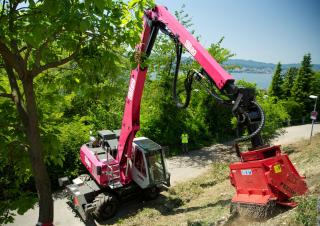 Rukovanje materijalom Sennebogen 718M E