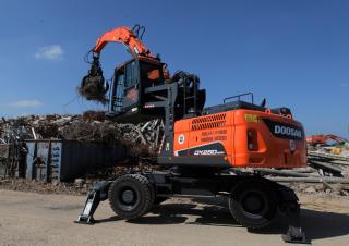 Rukovanje materijalom Doosan DX250WMH-5
