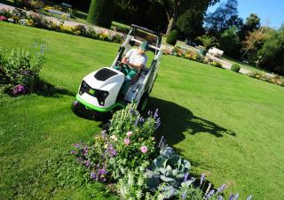 Samohodne kosilice za travnjake i vrtni traktori Etesia BUFFALO 100 BVHPX2