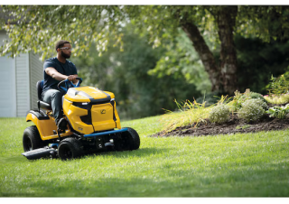 Samohodne kosilice za travnjake i vrtni traktori Cub Cadet XT2 ES107