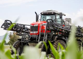 Samohodne poljske prskalice Massey Ferguson MF 9330 Plus