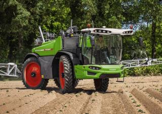 Samohodne poljske prskalice Fendt Rogator 665 