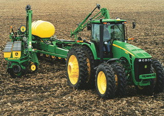 Strojevi za sjetvu John Deere 1775NT 12Row30