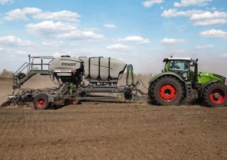 Strojevi za sjetvu Fendt Momentum 18 
