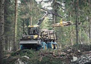 Šumski strojevi Šumski specijalni traktori Ponsse Bison