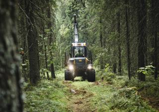 Šumski strojevi Šumski specijalni traktori Ponsse Bison
