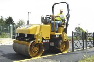 Valjci Tandem vibracijski valjci Caterpillar CB 224 E