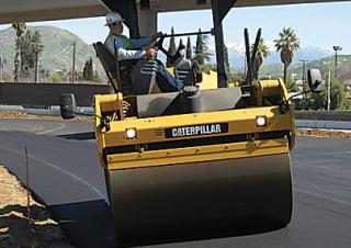 Valjci Tandem vibracijski valjci Caterpillar CB54XW