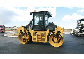 Valjci Tandem vibracijski valjci Caterpillar CD54B