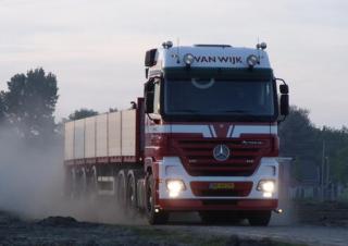 Kamioni Tegljači - tegljačke jedinice Mercedes-Benz Actros 2541 LS 6x2