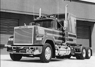 Kamioni Tegljači - tegljačke jedinice Mack SuperLiner RWS712L CA494 ETAZ673A 4x2