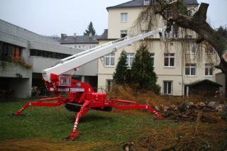 Teleksopska podizna platforma Teleskopska podizna platforma na kotačima TEUPEN Leo 25 T