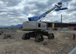 Teleksopska podizna platforma Teleskopska podizna platforma na kotačima Genie S-40 TraX