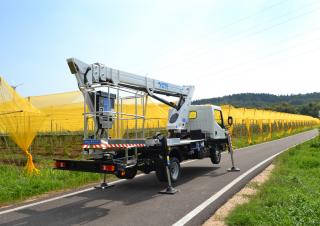 Teleksopska podizna platforma Teleskopske dizalice sa granom montirane na kamion CTE B-Lift 20 J