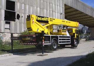 Teleksopska podizna platforma Teleskopske dizalice sa granom montirane na kamion Bronto Skylift S 46 XDT