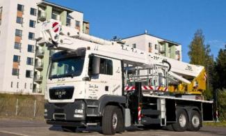 Teleksopska podizna platforma Teleskopske dizalice sa granom montirane na kamion Bronto Skylift S 50 XDTJ