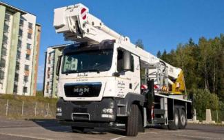 Teleksopska podizna platforma Teleskopske dizalice sa granom montirane na kamion Bronto Skylift S 50 XDTJ