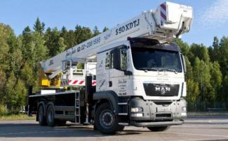 Teleksopska podizna platforma Teleskopske dizalice sa granom montirane na kamion Bronto Skylift S 50 XDTJ