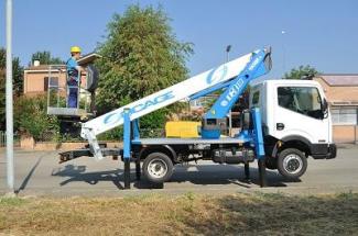 Teleksopska podizna platforma Teleskopske dizalice sa granom montirane na kamion Socage T 318 ForSte