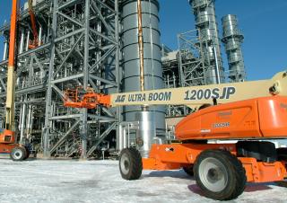 Teleksopska podizna platforma Teleskopska podizna platforma na gusjenicama JLG 1200SJP