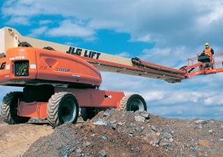 Teleksopska podizna platforma Teleskopska podizna platforma na gusjenicama JLG 1350SJP