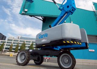 Teleksopska podizna platforma Teleskopska podizna platforma na gusjenicama Genie S-60 J