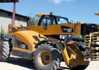 Teleskopski utovarivači Caterpillar TH414C