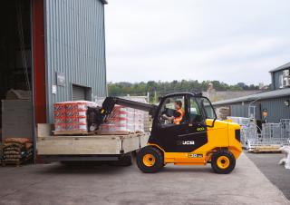Teleskopski utovarivači JCB TLT30D-HL