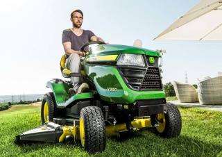 Samohodne kosilice za travnjake i vrtni traktori John Deere X380