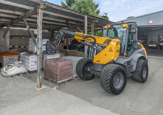 Utovarivači na kotačima Mecalac AS900tele