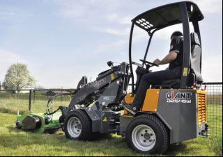 Utovarivači na kotačima Giant D 254 SW
