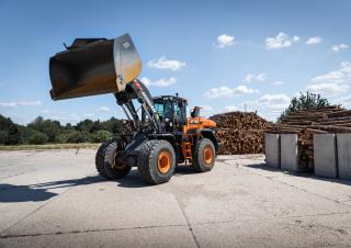 Utovarivači na kotačima Doosan DL420CVT-7