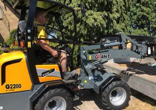 Utovarivači na kotačima Giant G2200 X-tra