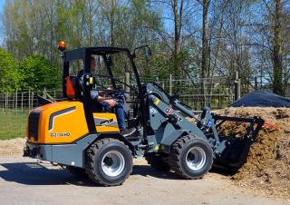 Utovarivači na kotačima Giant G2700HD